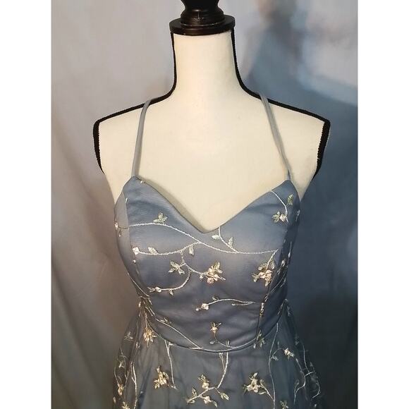 Mgiacy blue mini dress, with lace floral overlay - Picture 3 of 7